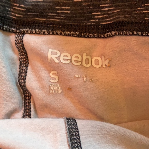 Pattern Reebok shorts size small - Picture 3 of 3
